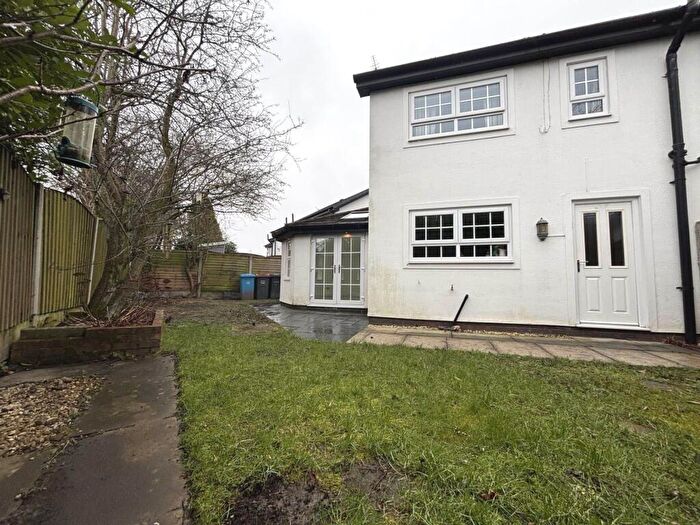 3 Bedroom Semi-Detached House To Rent In Bunting Mews, Manchester, M28