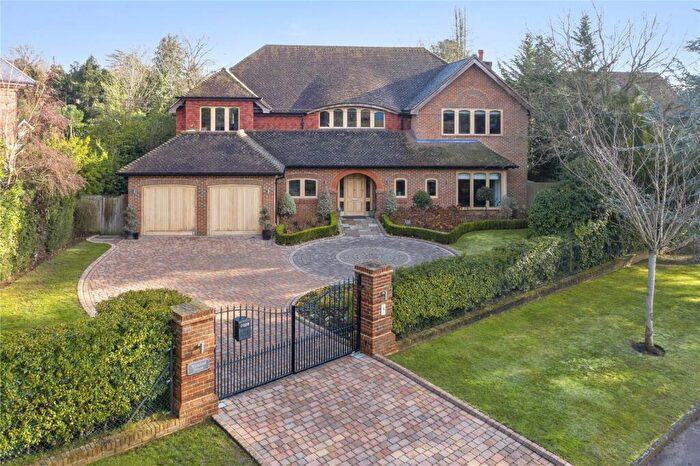 5 Bedroom Detached House To Rent In Oxshott Rise, Cobham, Surrey, KT11