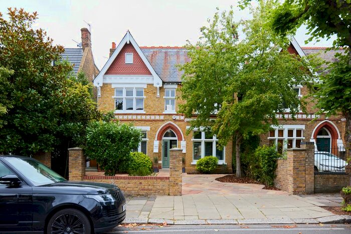 5 Bedroom Detached House To Rent In Woodville Road, Ealing, W5