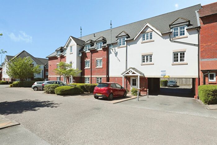 2 Bedroom Flat For Sale In Grange Drive, High Wycombe, HP13