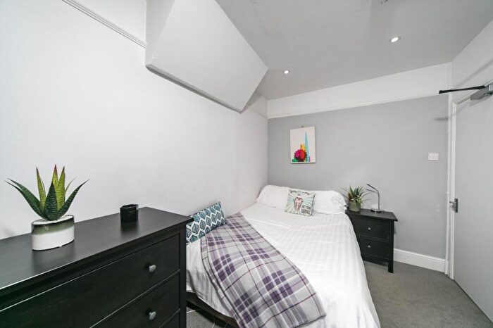 1 Bedroom Terraced House To Rent In Clifton Street, Reading, RG1