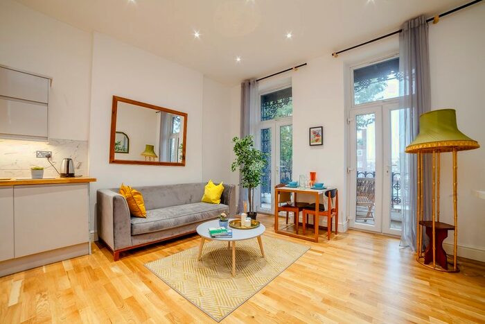 2 Bedroom Flat To Rent In Christchurch Road, London, SW2