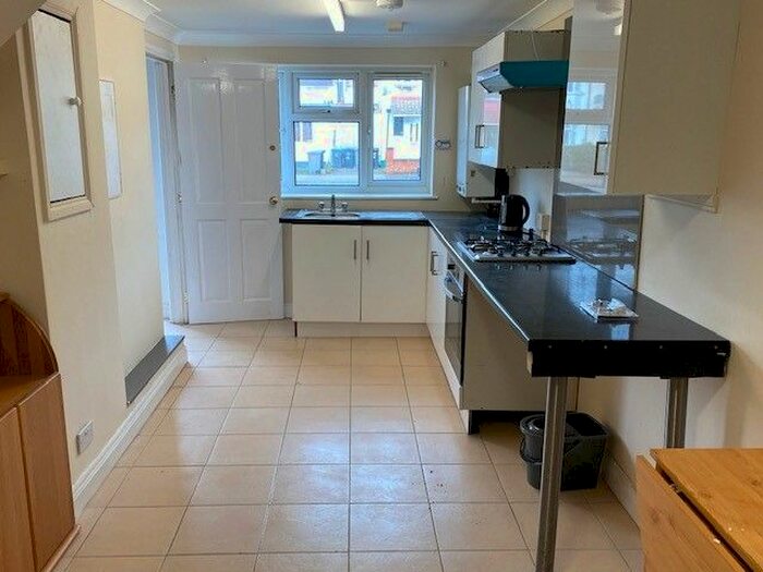 1 Bedroom Flat To Rent In Burnley Road, Dollis Hill NW10