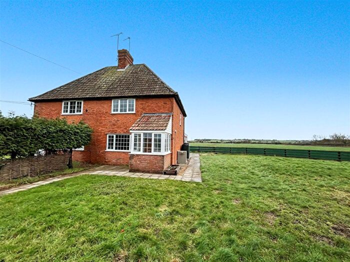 3 Bedroom Property To Rent In Stalbridge, Dorset, DT10