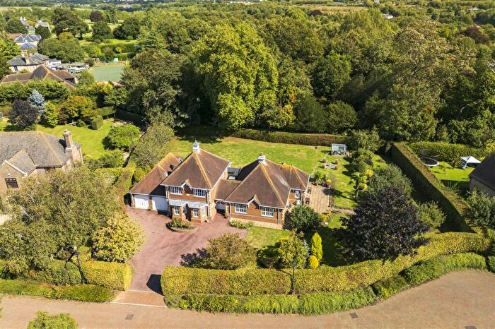 5 Bedroom Detached House For Sale In Cades Orchard, Painters Forstal, ME13