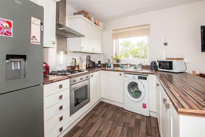 2 Bedroom Apartment To Rent In Top Fair Furlong, Redhouse Park, MK14