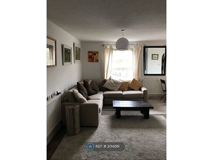 2 Bedroom Flat To Rent In Moriatry Close, London, N7