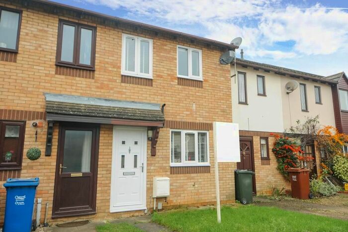 2 Bedroom Terraced House To Rent In Southwold, Bicester, OX26