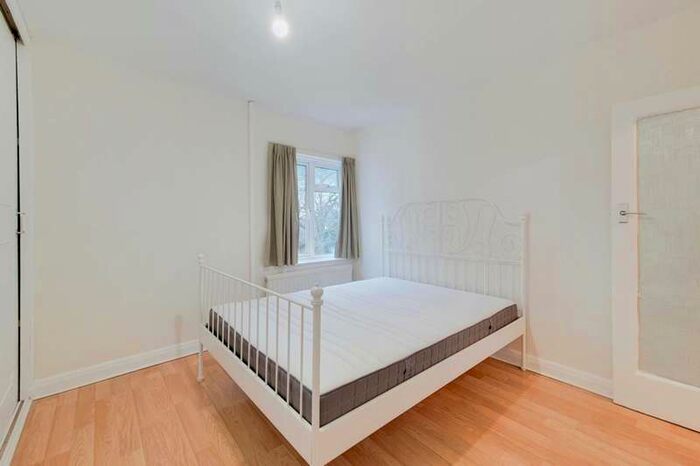 2 Bedroom Flat To Rent In Northcote, HA5, Pinner, HA5