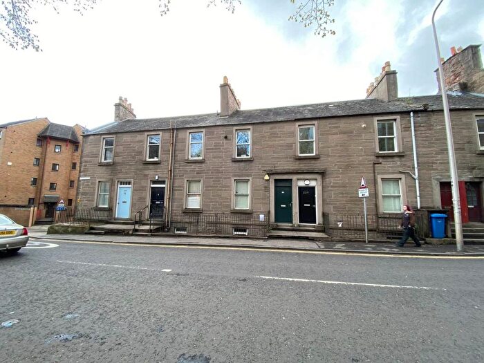 3 Bedroom Flat To Rent In Perth Road, Dundee, DD1
