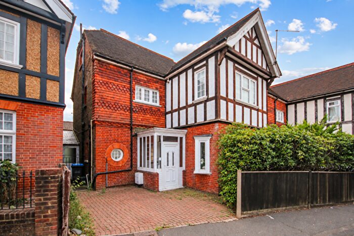 5 Bedroom Detached House For Sale In De La Warr Road, East Grinstead, West Sussex, RH19