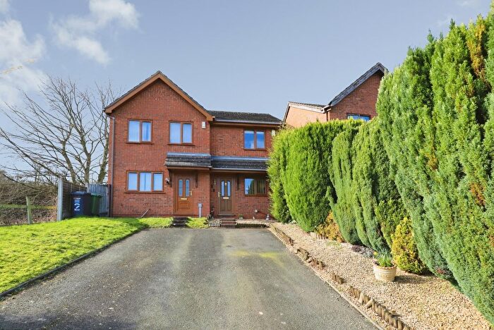 2 Bedroom Semi Detached House For Sale In Bernie Crossland Walk, Kidderminster, Worcestershire, DY10