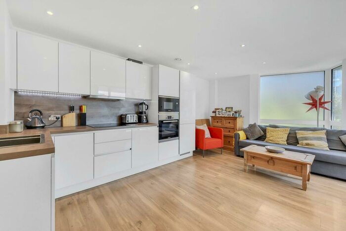 1 Bedroom Flat To Rent In Tavern Quay, Rope Street, London, SE16