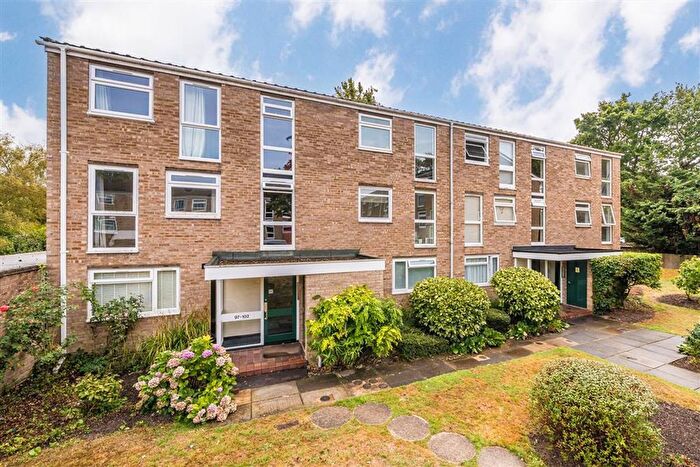 1 Bedroom Flat To Rent In Harrowdene Gardens, Teddington, TW11