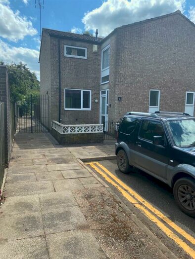 3 Bedroom End Of Terrace House To Rent In Meyrick Walk, Birmingham, B16