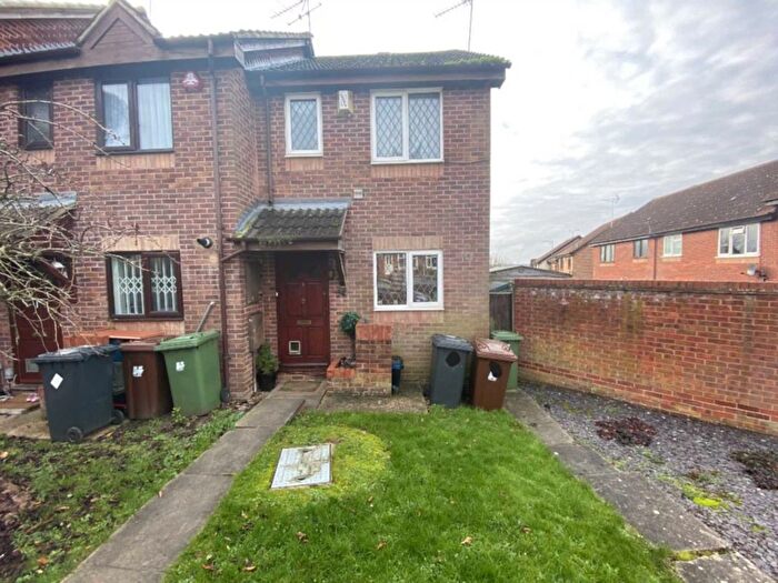 2 Bedroom End Of Terrace House To Rent In Sawtry Way, Borehamwood, WD6