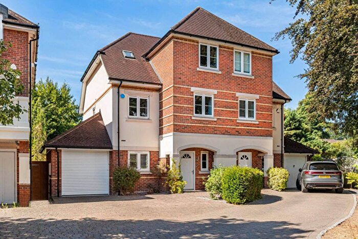 4 Bedroom Semi Detached House For Sale In Symeon Place, Caversham Heights, Reading, RG4
