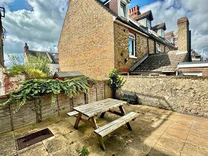 1 Bedroom Apartment For Sale In Marshall Street, Folkestone, Kent, CT19