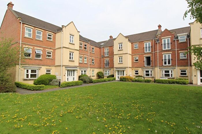 2 Bedroom Flat For Sale In Whitehall Drive, Leeds, West Yorkshire, LS12
