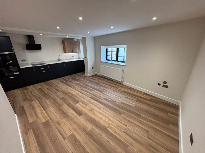 1 Bedroom Flat To Rent In Lairgate, Beverley, East Yorkshire, HU17