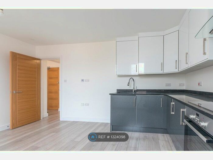 1 Bedroom Flat To Rent In Grove Place, Bedford MK40