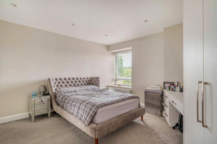 2 Bedroom Flat To Rent In Buckingham House East, Stanmore, Stanmore, HA7