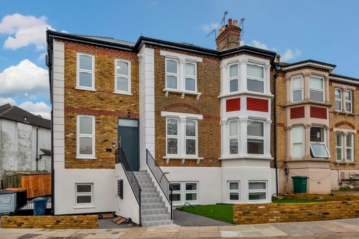 1 Bedroom Flat To Rent In Sunningfields Crescent, Hendon, NW4