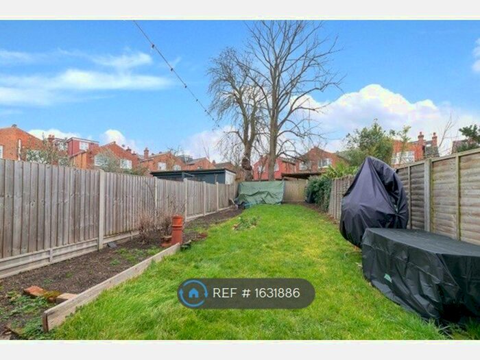 2 Bedroom Flat To Rent In Willesden Green, London, NW10