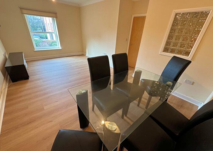 2 Bedroom Flat To Rent In High Road, North Finchley, N12