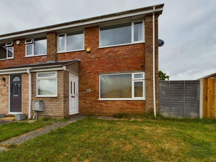 3 Bedroom End Of Terrace House To Rent In Blackmore Road, Melksham, SN12