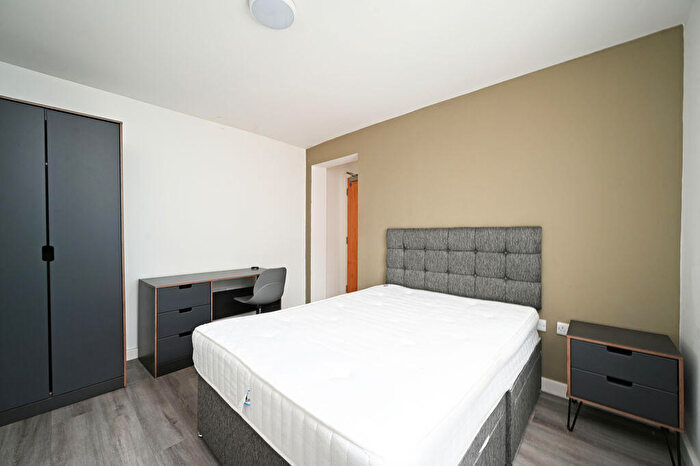 1 Bedroom Apartment To Rent In Flat Phoenix Court, Rockingham Street, Sheffield, S1