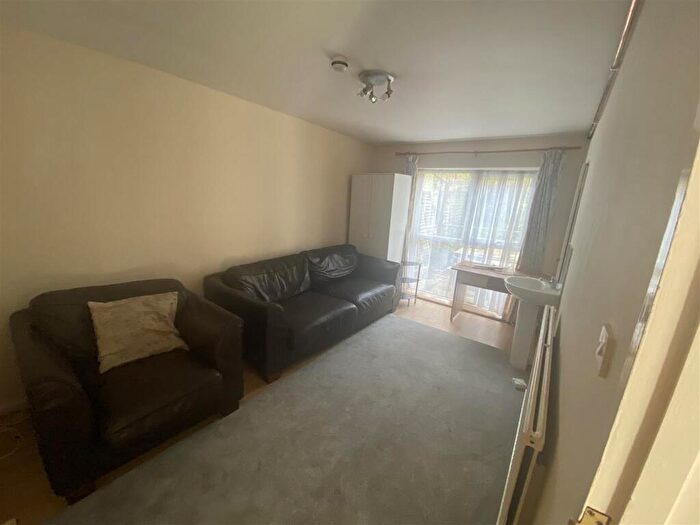 4 Bedroom Terraced House To Rent In Northdown Road, Hatfield, AL10