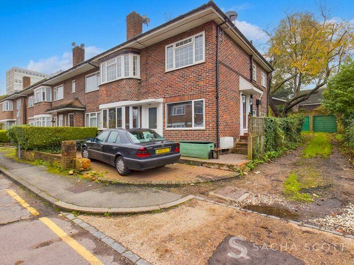 2 Bedroom Maisonette To Rent In Falcourt Close, Sutton., SM1