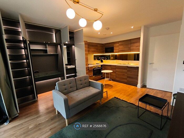 1 Bedroom Flat To Rent In Copenhagen Court, London, SE8