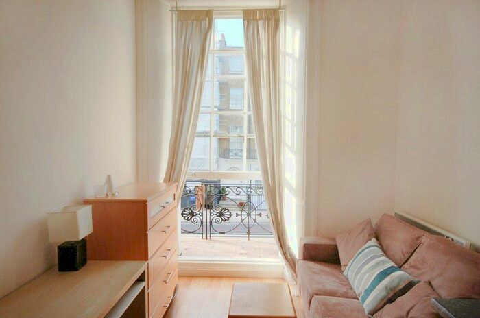 Studio To Rent In Gloucester Place, Marylebone, NW1