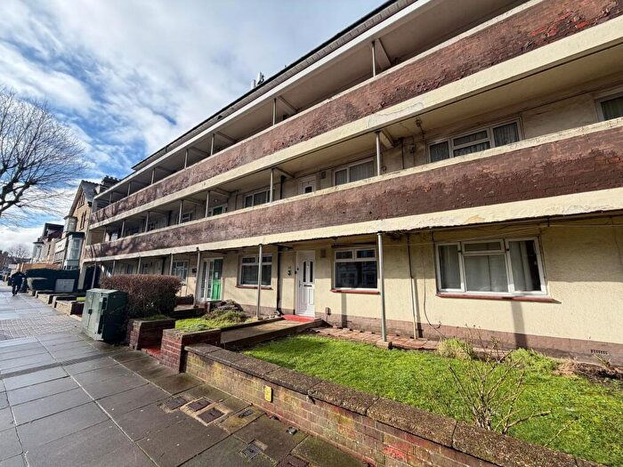 2 Bedroom Flat For Sale In London Road, Portsmouth, PO2