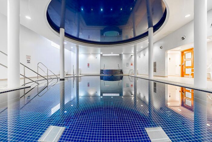 4 Bedroom Flat To Rent In Westfield, Kidderpore Avenue, Hampstead, London, NW3