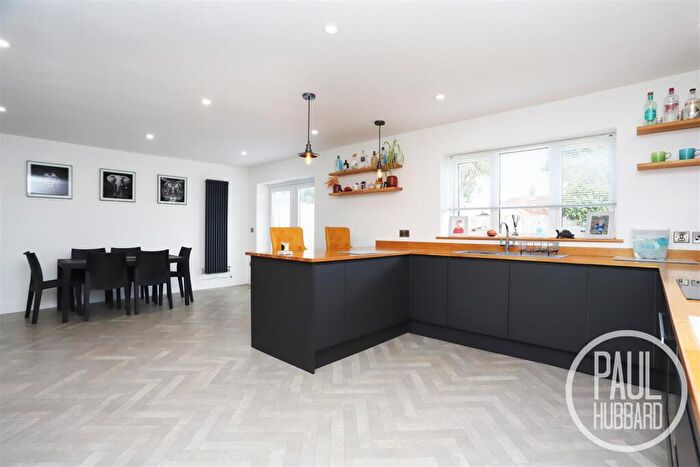 3 Bedroom Semi-Detached Bungalow For Sale In Westland Road, Oulton Broad, NR32