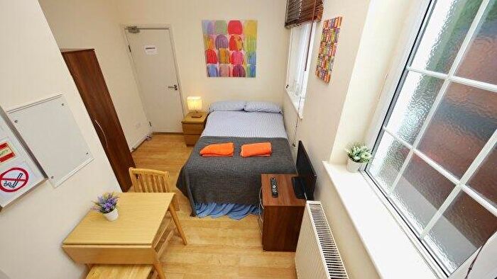 Studio To Rent In Brondesbury Park, NW6