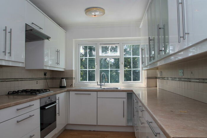 2 Bedroom Flat To Rent In Ravensbourne Road, Bromley, BR1