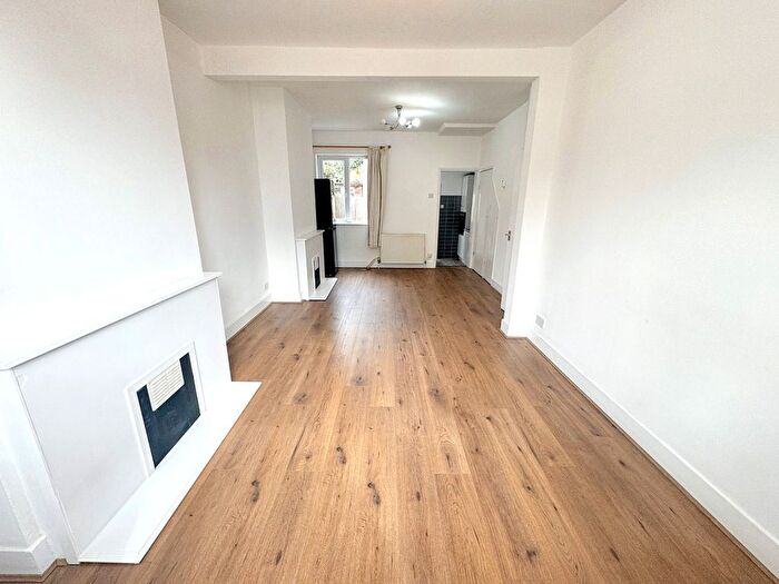3 Bedroom Property To Rent In Brydges Road, Stratford, E15