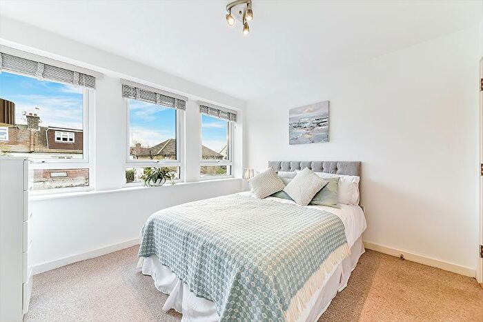 1 Bedroom Flat For Sale In Heath Road, Twickenham, TW1