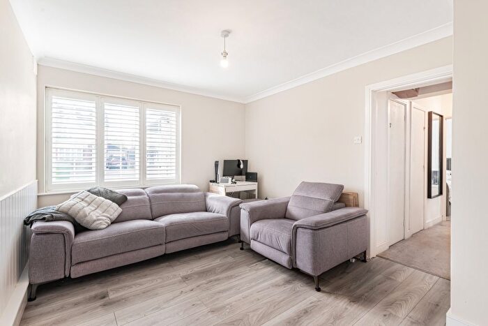 2 Bedroom Flat For Sale In Green Lane, New Eltham, SE9