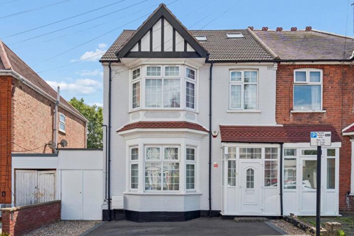 4 Bedroom Semi Detached House To Rent In Surrey Road, Harrow, HA1