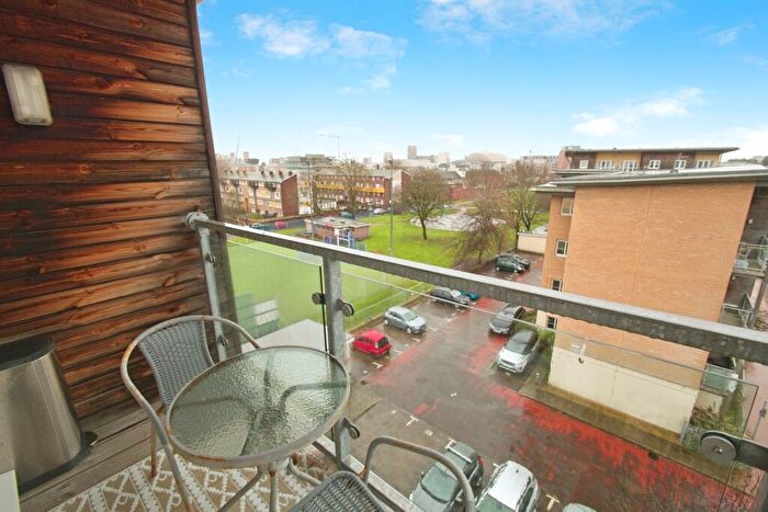 1 Bedroom Flat For Sale In Heol Staughton, Cardiff, CF10