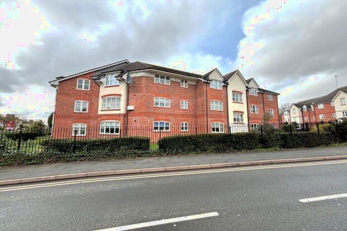 2 Bedroom Flat To Rent In Birch End, Warwick, CV34