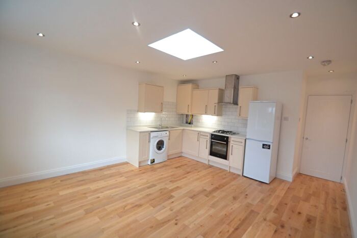 2 Bedroom Flat To Rent In Kent House Road, Beckenham, BR3
