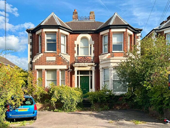 4 Bedroom Detached House For Sale In Maidstone Road, Chatham, ME4