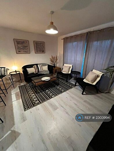 2 Bedroom Flat To Rent In Commodore Court, Nottingham, NG8