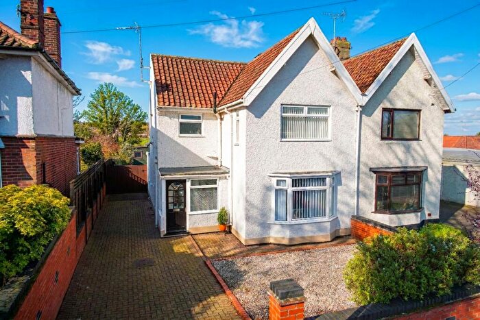 3 Bedroom Semi Detached House For Sale In Guardian Road, Norwich, NR5